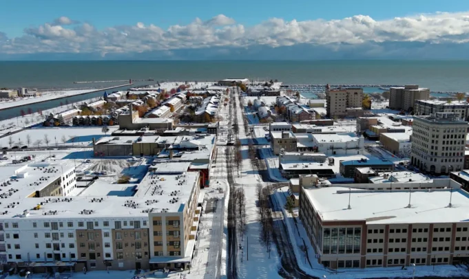 Aqui está uma lista contínua de cancelamentos de neve e