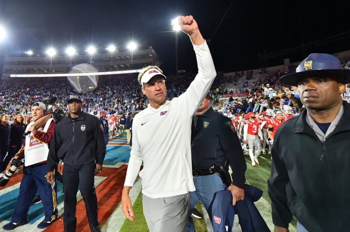 Lane Kiffin de Ole Miss envia uma mensagem reveladora sobre