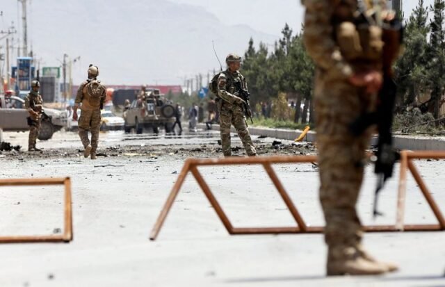 Um ex-oficial diz aos investigadores que soldados britânicos cometeram crimes